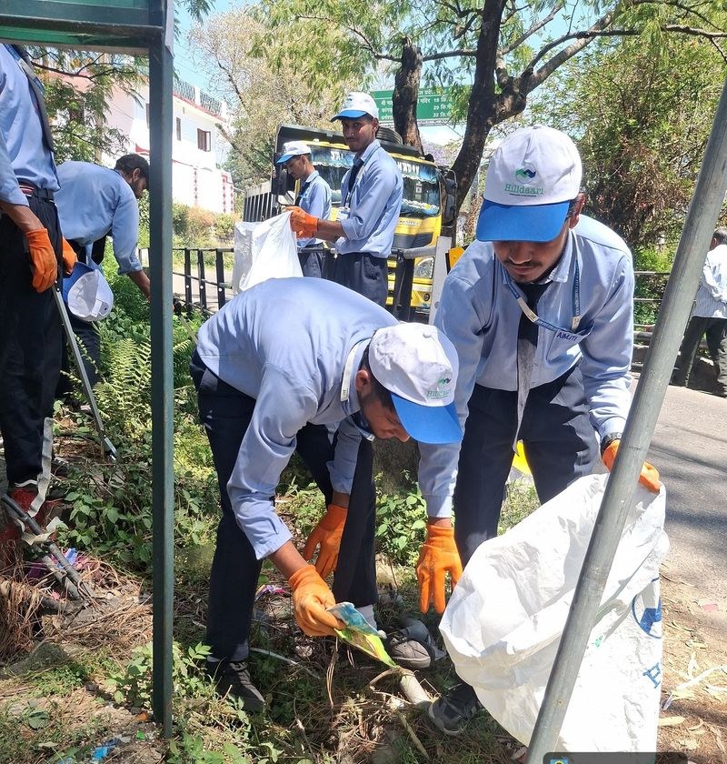 Himachal Pradesh 160 kg waste lifted in cleanliness drive in Palampur on Earth Day - HimachalGovt