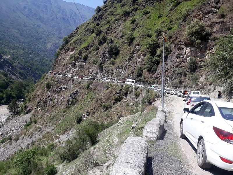 Himachal Pradesh Bhuntar-Manikaran road in poor state, night-time restrictions on heavy vehicles - HimachalGovt