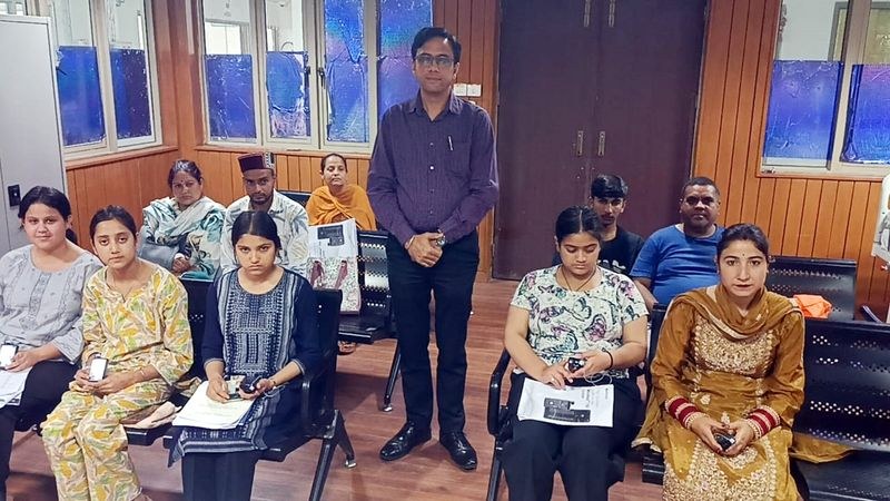 Himachal Pradesh Eight diabetes patients given free insulin pumps at Tanda hospital - HimachalGovt
