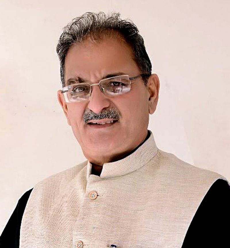 Himachal Pradesh Governor Kavinder Gupta interacts with HAS probationers, stresses effective implementation of schemes - HimachalGovt