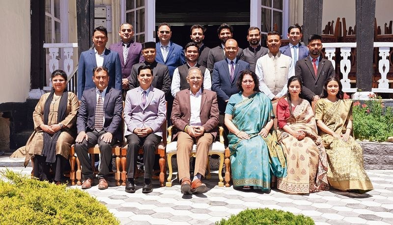 Himachal Pradesh Governor calls for transparency, accountability among young officers - HimachalGovt