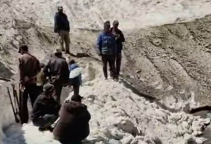 Himachal Pradesh Lahaul villagers carve through glacier to save harvest - HimachalGovt