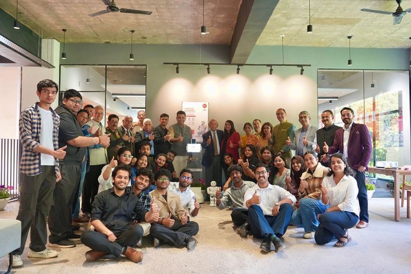 Himachal Pradesh Shoolini University launches Centre for Robotics and AI in partnership with Sirena Technologies - HimachalGovt