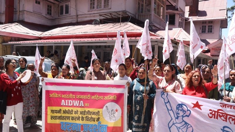Himachal Pradesh Women protest shifting of gynaecology OPD from Shimla’s Kamla Nehru Hospital - HimachalGovt