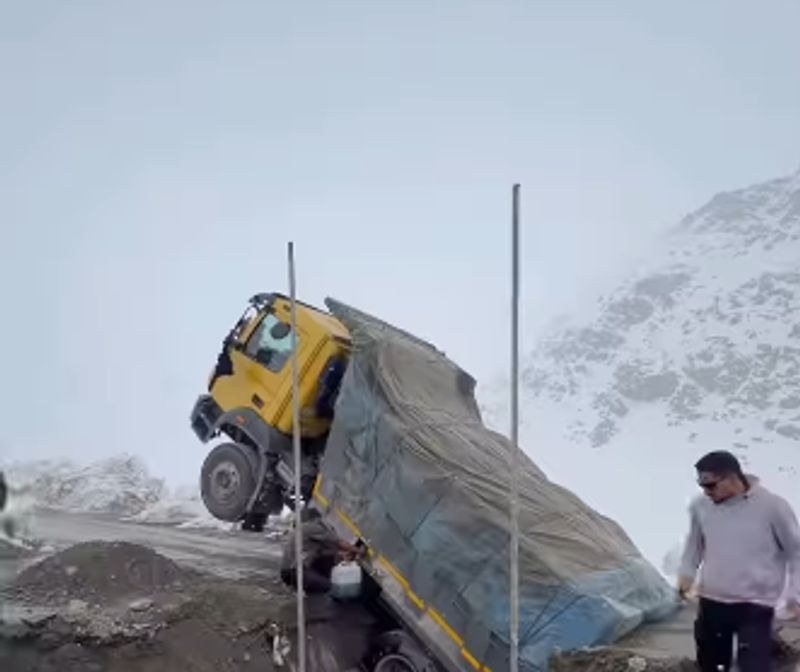 Himachal Pradesh Bridge collapse at Shinku La Pass impacts Padum-Darcha connectivity - HimachalGovt