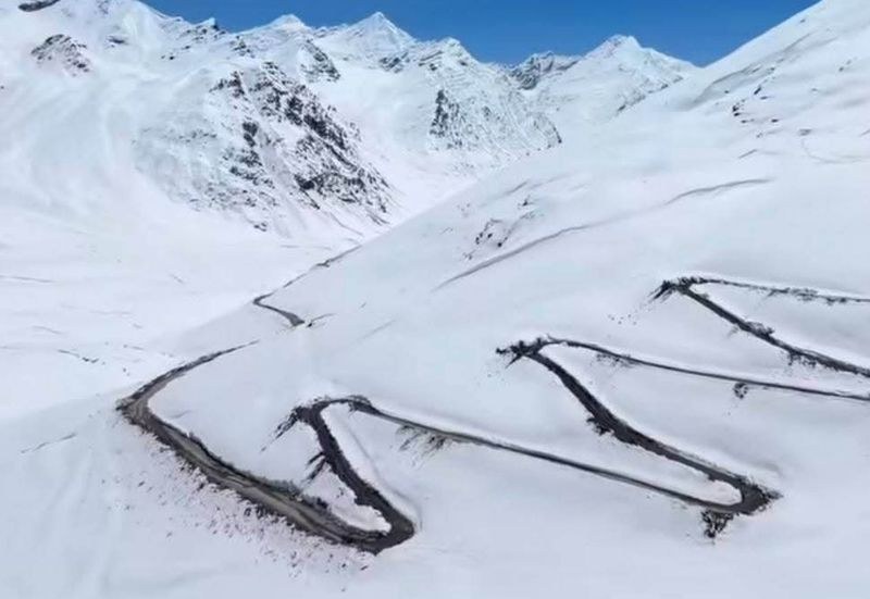 Himachal Pradesh Manali-Leh road reopens for light vehicles via Baralacha-La - HimachalGovt