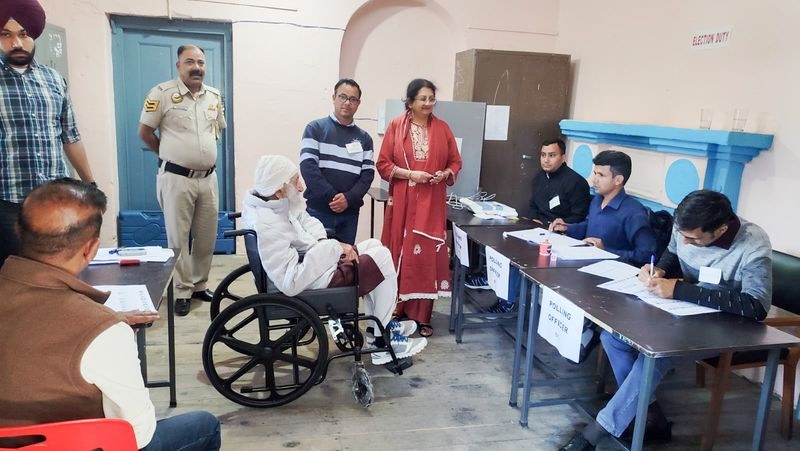 Himachal Pradesh On way to cast vote in Chamba civic body poll, 70-year-old man dies of heart attack - HimachalGovt