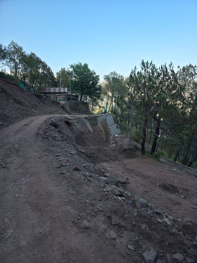 Himachal Pradesh Poor condition of roads, school building major issue in Kasauli panchayat elections - HimachalGovt