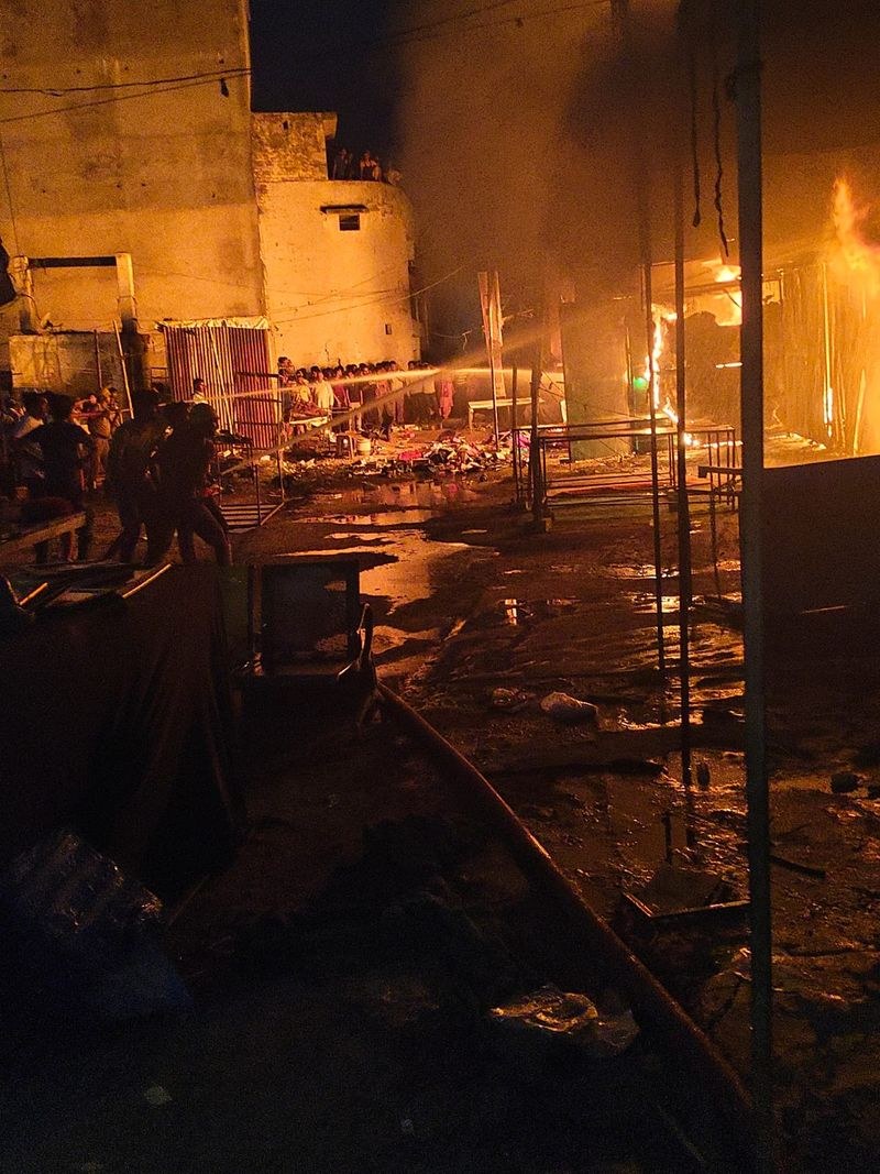 Himachal Pradesh Ten shops gutted in Baddi market fire; short circuit suspected - HimachalGovt