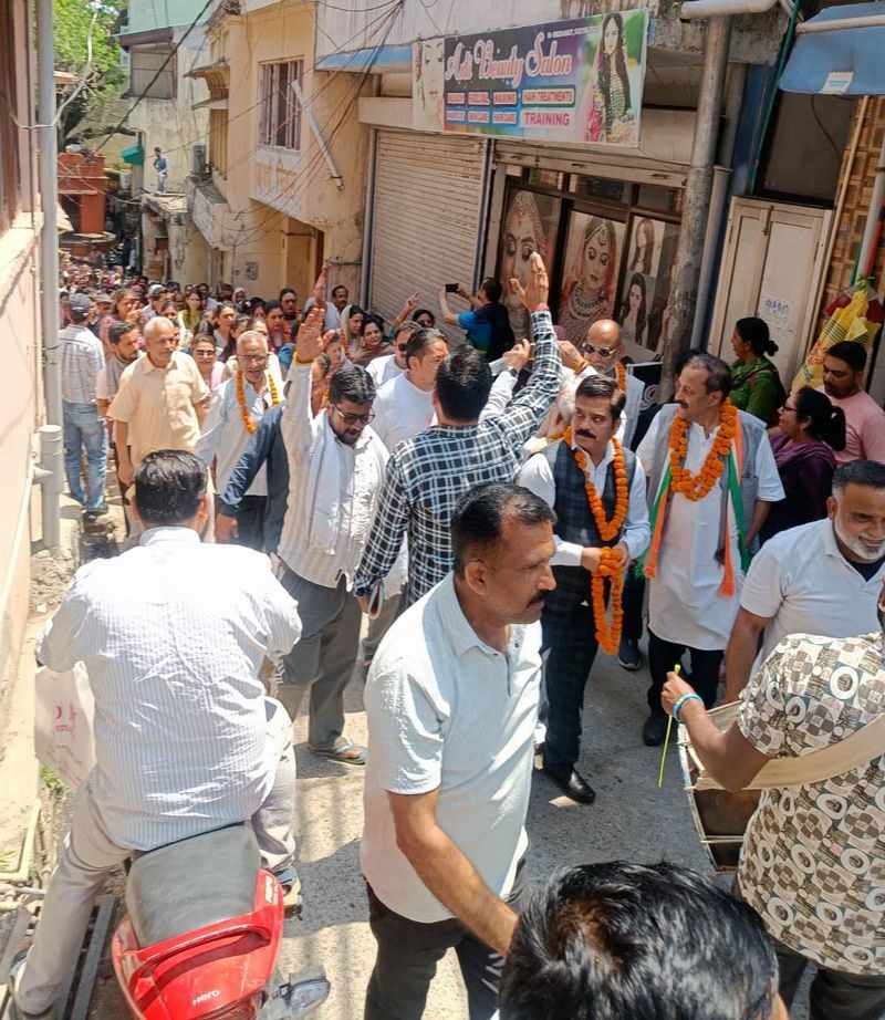 Himachal Pradesh United show by Congress before filing of nominations; total 20 candidates in fray - HimachalGovt