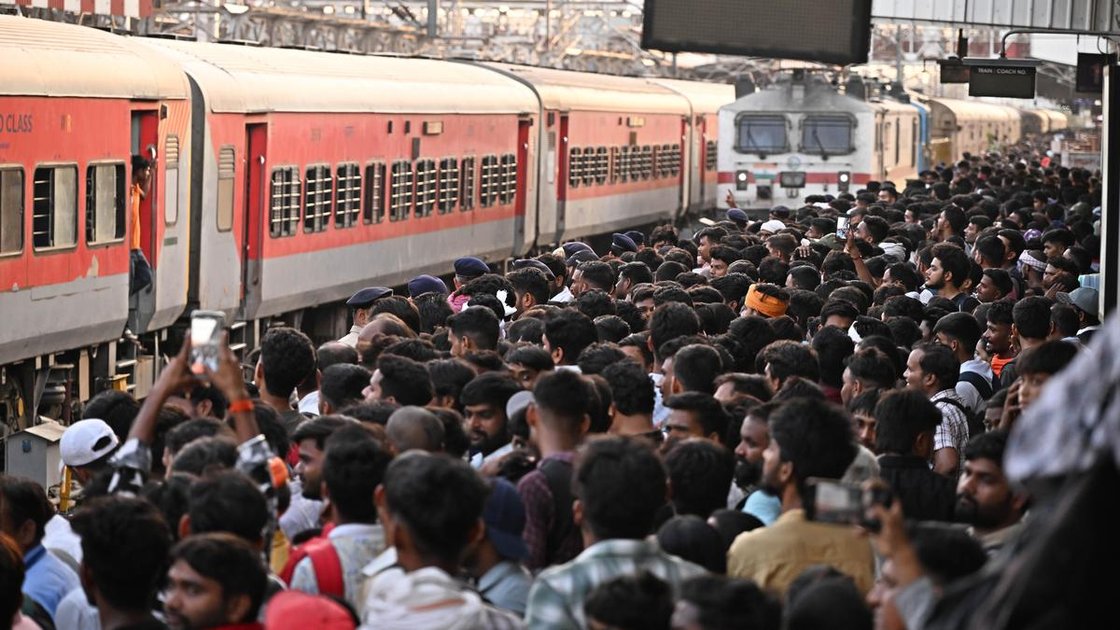 Thousands of candidates crowd Charbagh railway station in Lucknow during the U.P. Police Constable Exam 2026