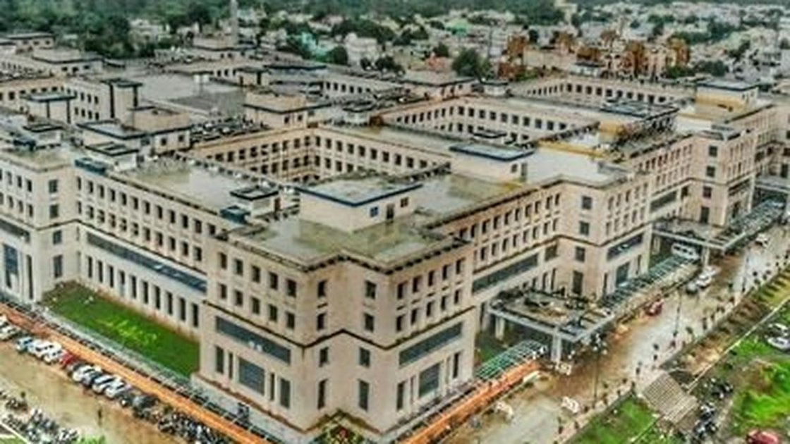 एम्स भोपाल अस्पताल का बाहरी दृश्य