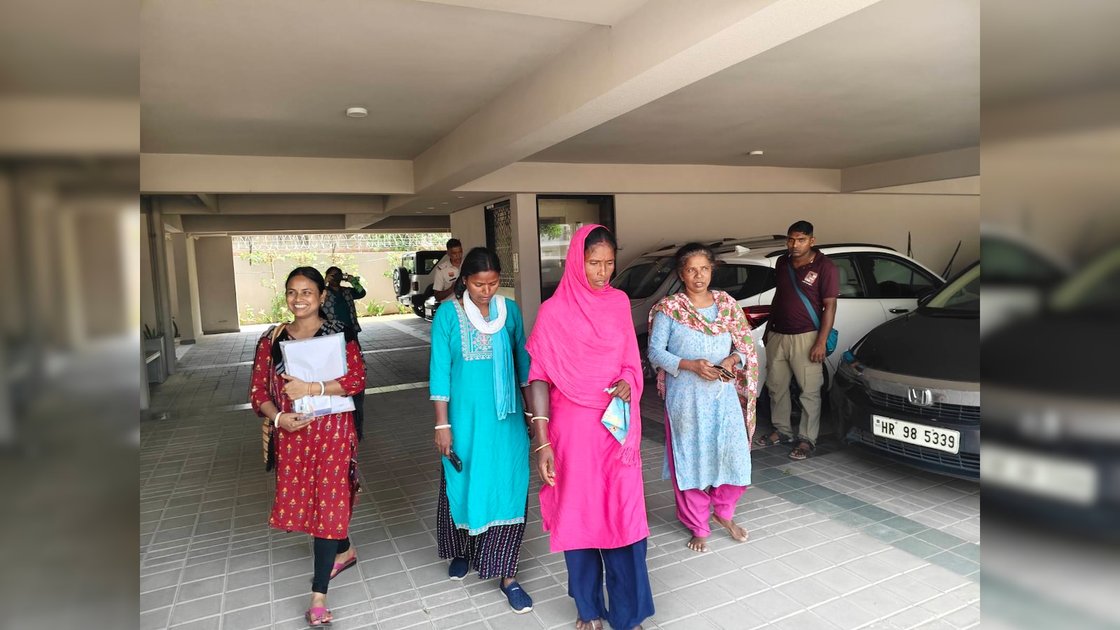 गुरुग्राम में बंधुआ मजदूरी से बचाई गई पश्चिम बंगाल की आदिवासी महिला का प्रतीकात्मक चित्र