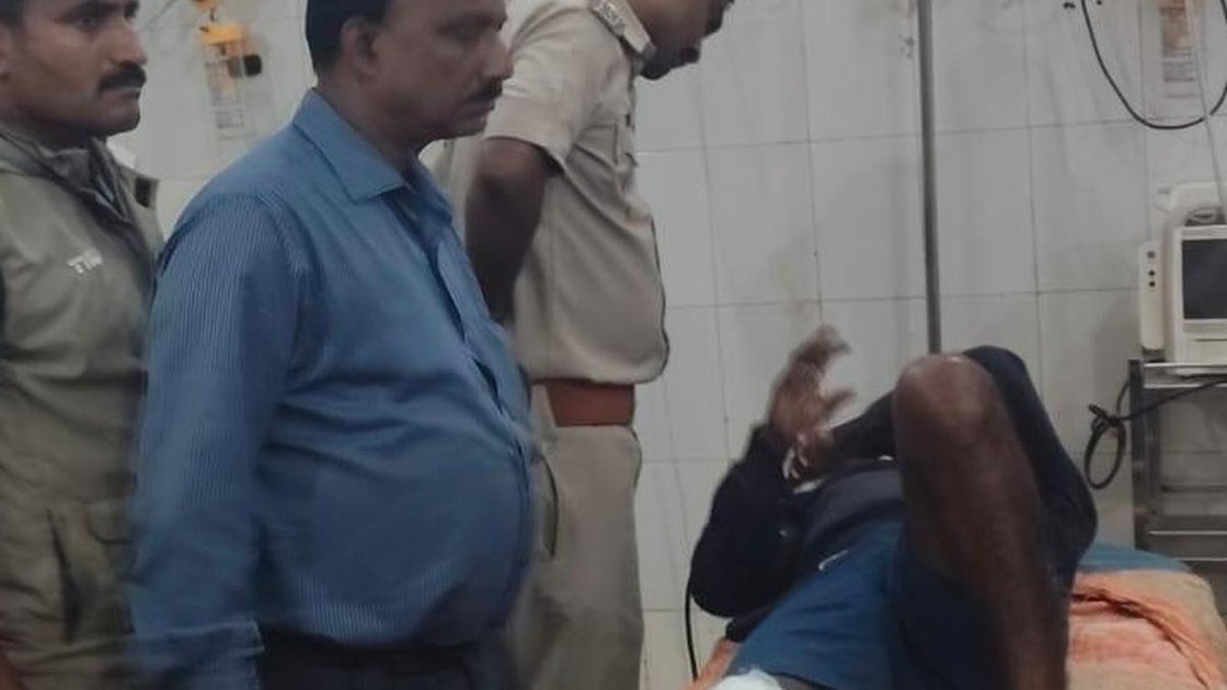 Doctors attending to a farmer injured in a bear attack in Khanapur, Belagavi district