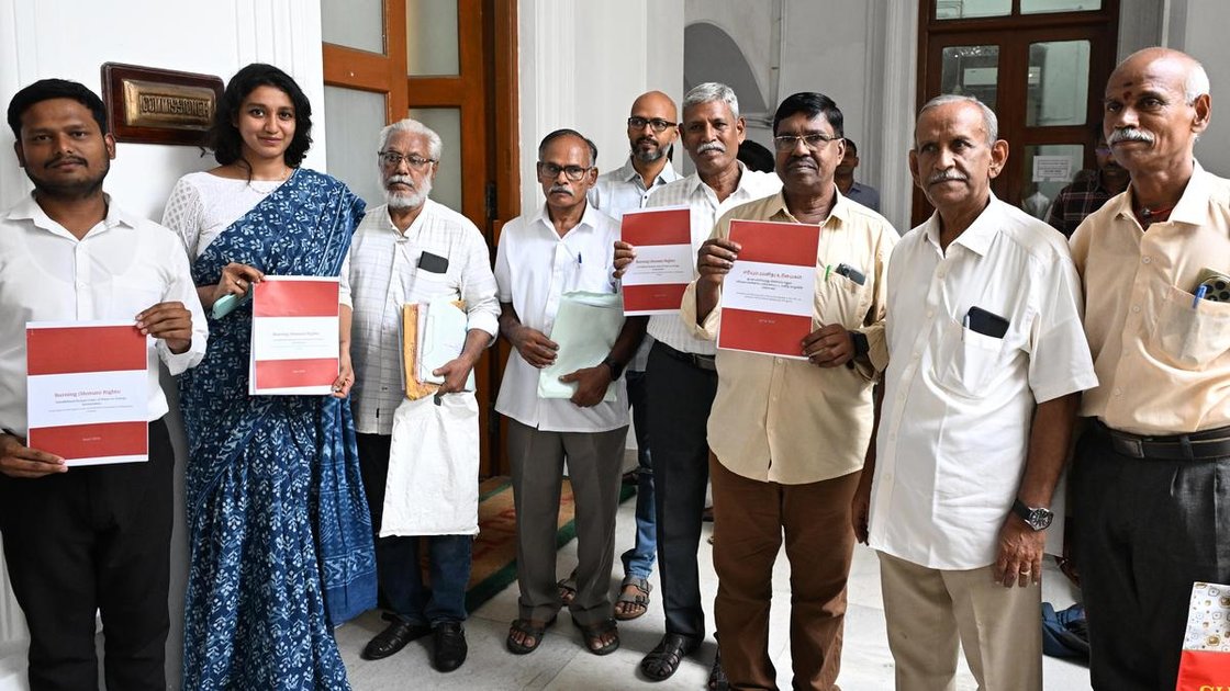 कोडुंगैयूर भस्मक संयंत्र के पास रहने वाले निवासी स्वास्थ्य समस्याओं के खिलाफ प्रदर्शन करते हुए