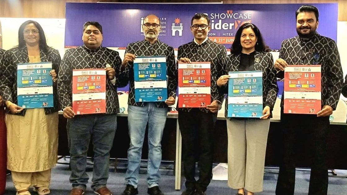 IIID Showcase Insider X 2026 प्रदर्शनी का पोस्टर या HITEX Exhibition Centre का दृश्य