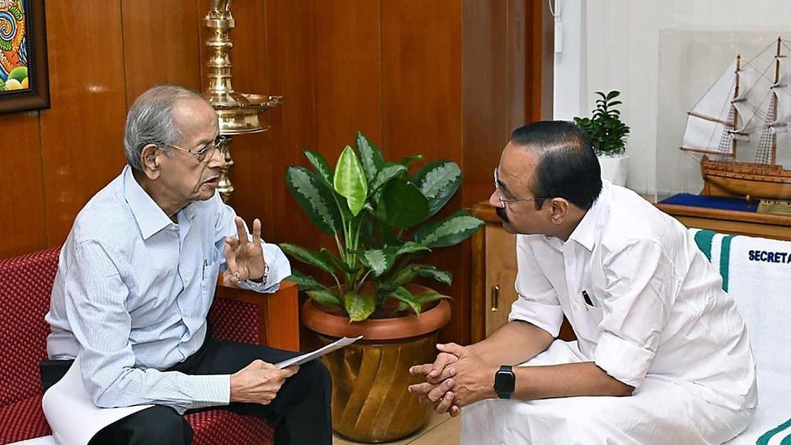केरल हाई-स्पीड रेल विरोध समिति की बैठक में ई. श्रीधरन के प्रस्ताव पर चर्चा