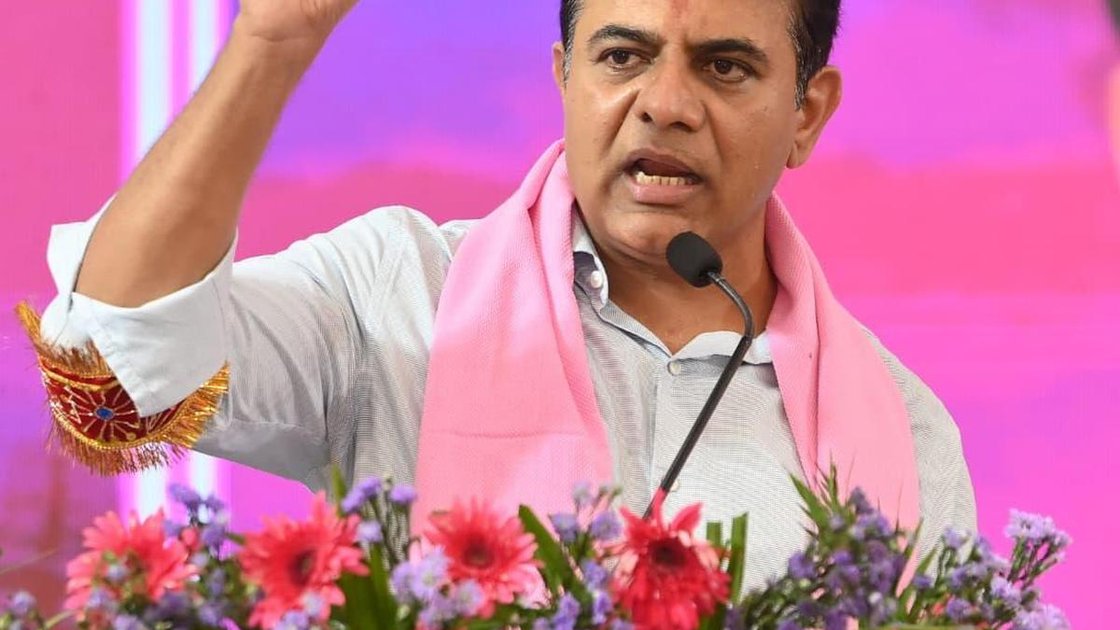 BRS कार्यकारी अध्यक्ष के.टी. रामा राव खम्मम जिले के पलायर में पार्टी कार्यकर्ताओं को संबोधित करते हुए