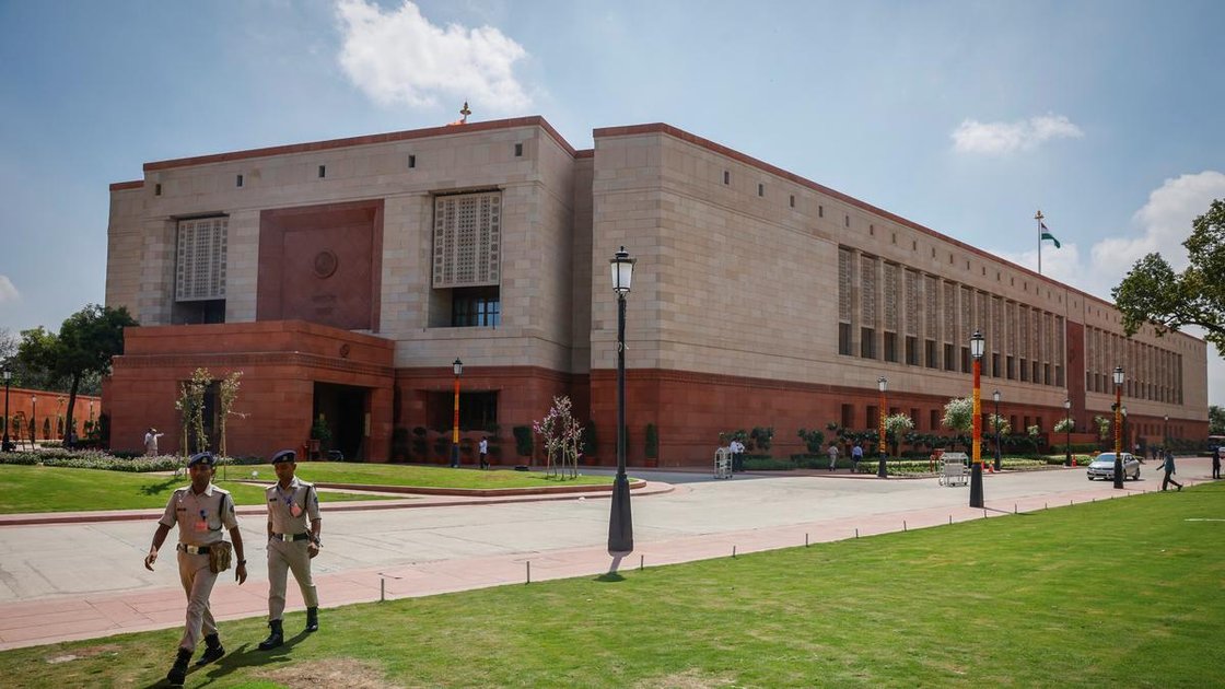 NDA सांसद संसद भवन में