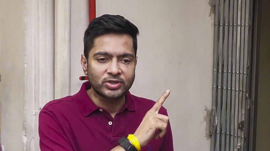 TMC नेता अभिषेक बनर्जी CID मुख्यालय में पूछताछ के लिए पहुंचे