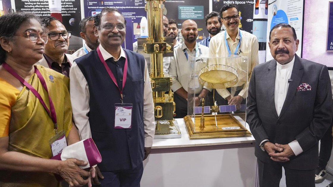 Union Minister Jitendra Singh and ISRO Chairman V. Narayanan at RISE Conclave 2026 in Bengaluru
