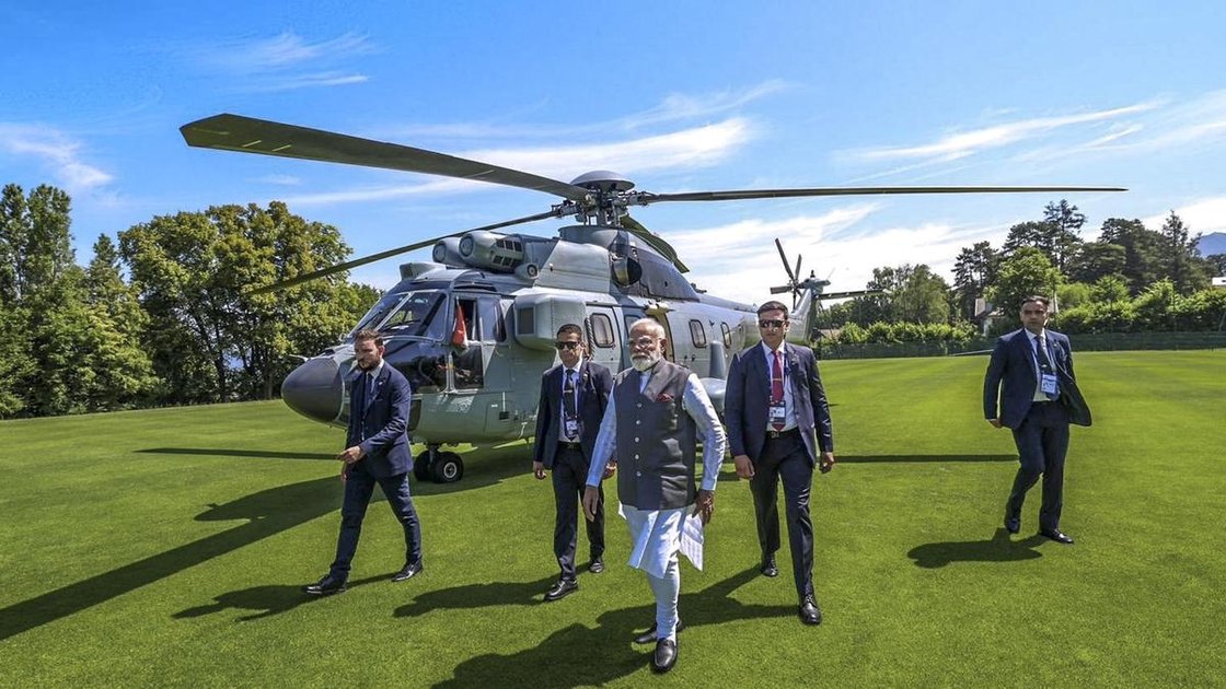 प्रधानमंत्री नरेंद्र मोदी फ्रांस के Evian-les-Bains में G7 शिखर सम्मेलन में भाग लेने पहुंचे