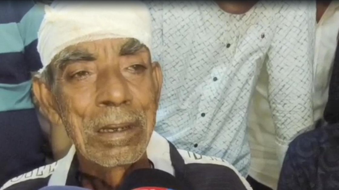 60-year-old farmer Ranjit Das after being returned by BGB at Bhanga border outpost