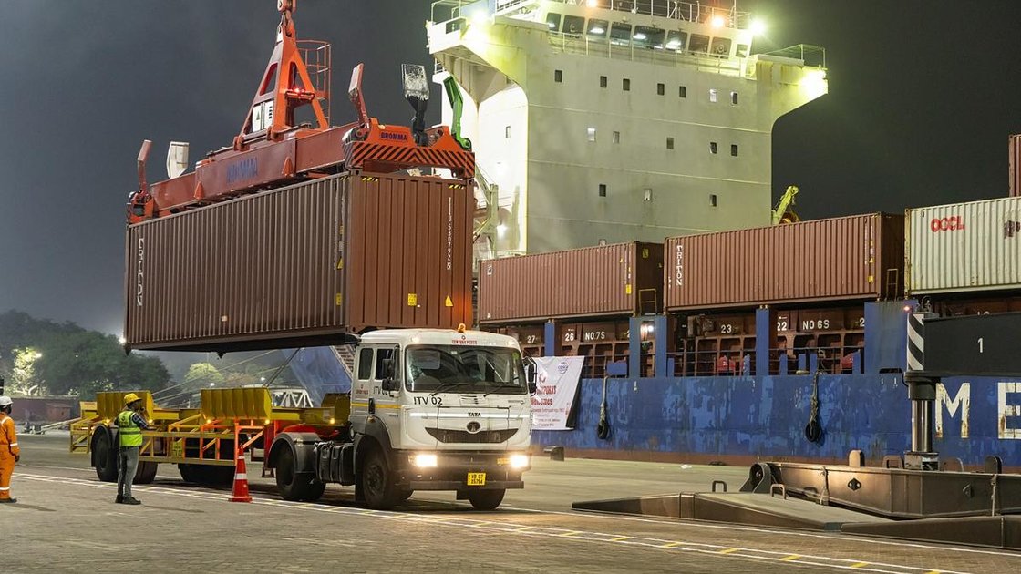 Kidderpore Dock, Kolkata में Century Ports Ltd द्वारा विकसित PPP टर्मिनल का दृश्य
