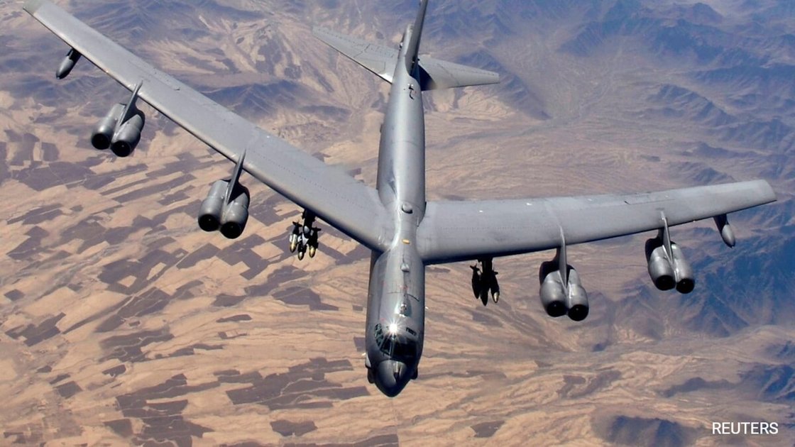 B-52 बमवर्षक विमान एडवर्ड्स एयर फोर्स बेस पर दुर्घटनाग्रस्त