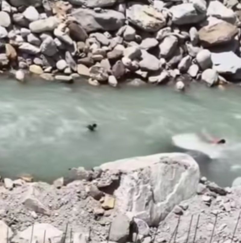 Himachal Pradesh Kullu: Three of family rescued from Parbati river - HimachalGovt