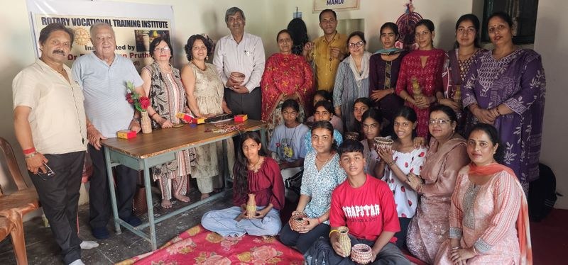 Himachal Pradesh Rotary Club trains students in pine needle craft during summer camp - HimachalGovt