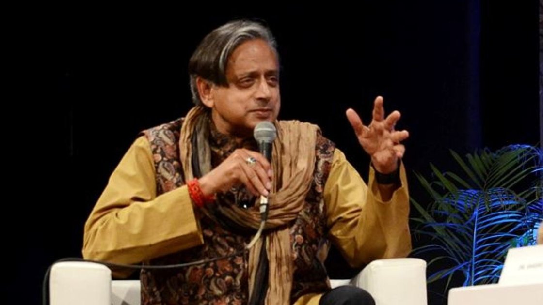 शशि थरूर ने अमेरिकी मिसाइल हमले में भारतीय नाविकों की मौत पर सवाल उठाए
