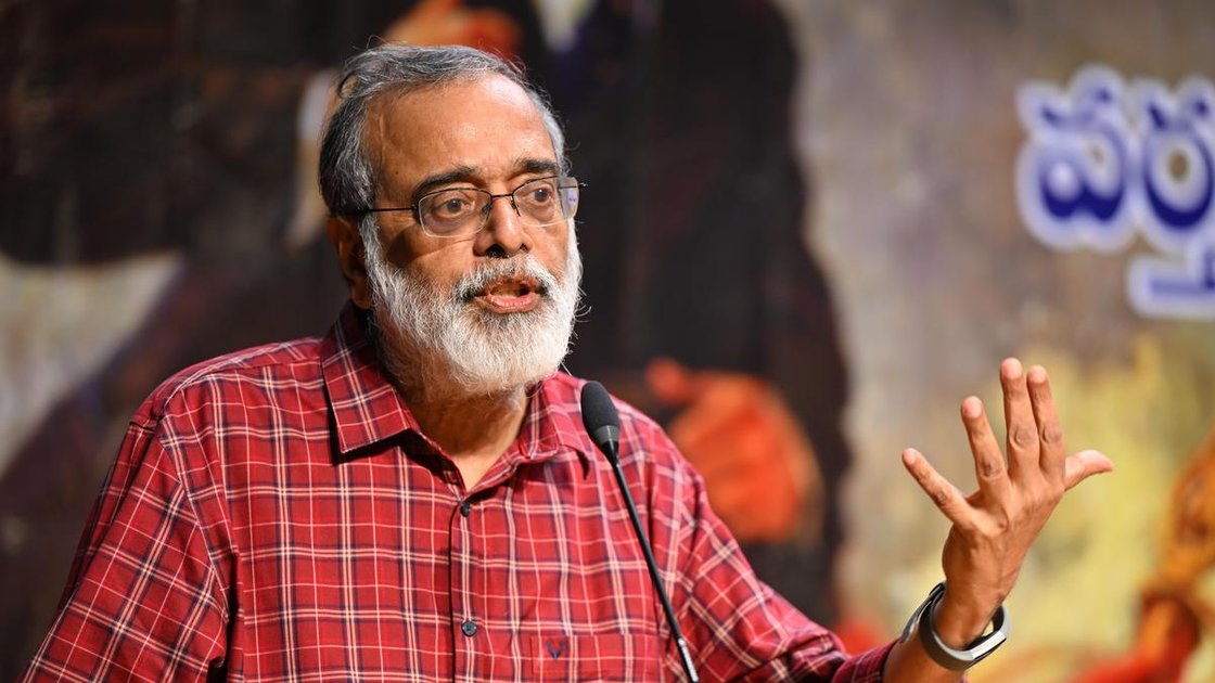 NewsClick editor Prabir Purkayastha at a press conference