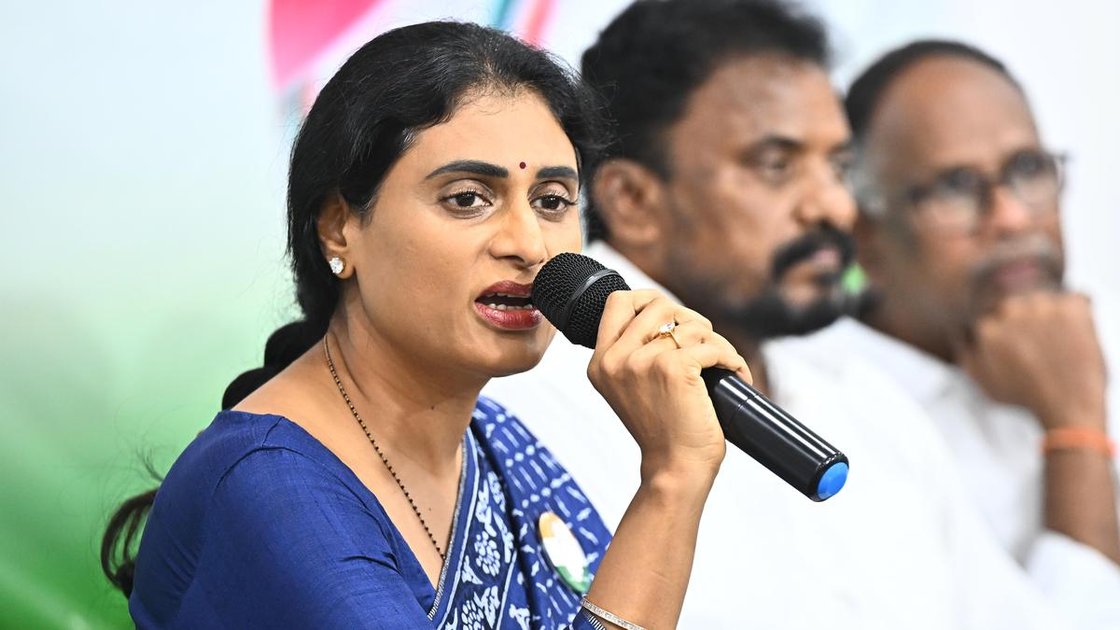 AP Congress president Y.S. Sharmila addressing a press conference in Vijayawada